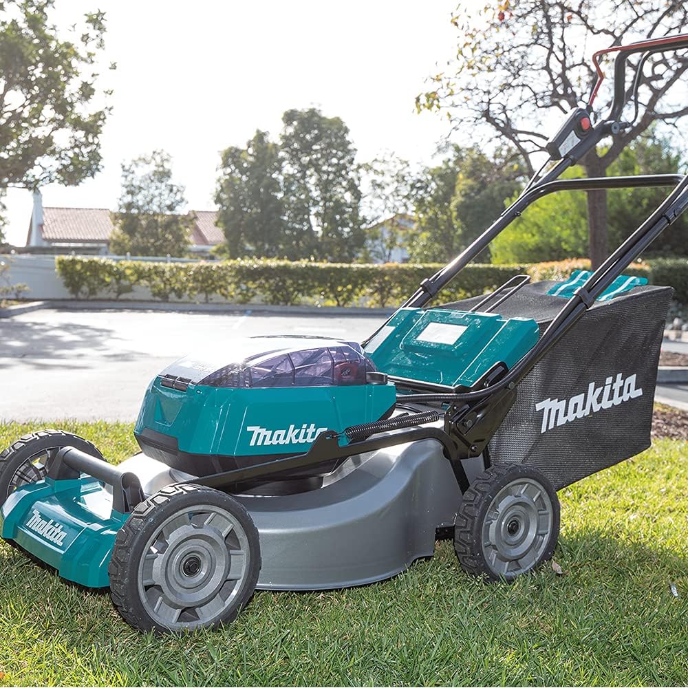 Makita DLM532Z Self-Propelled Lawnmower 36 V LXT (Solo) Cutting Width 53 cm