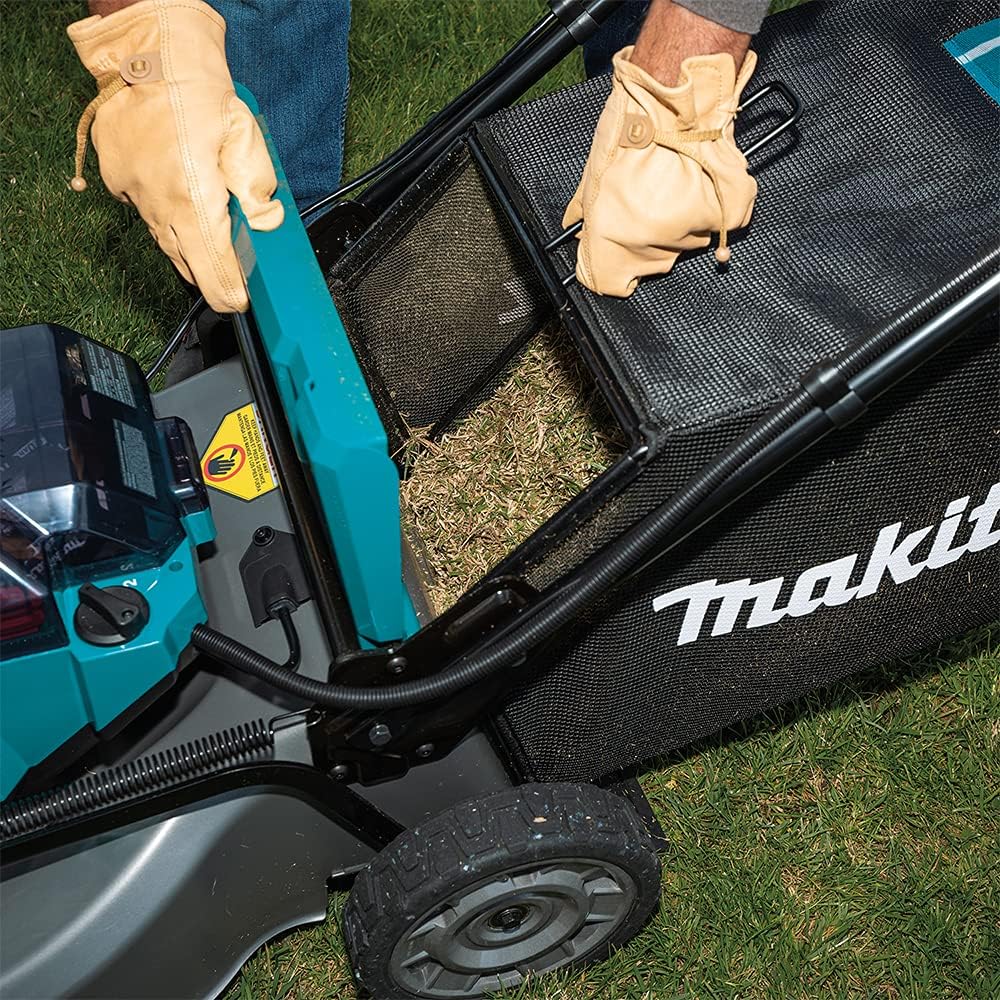Makita DLM532Z Self-Propelled Lawnmower 36 V LXT (Solo) Cutting Width 53 cm