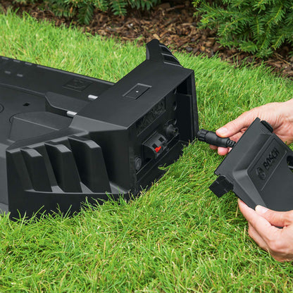 Bosch Robotic Lawnmower Indego M 700 (with 18V battery, docking station included, cutting width 19 cm, for lawns of up to 700 m², in carton packaging)