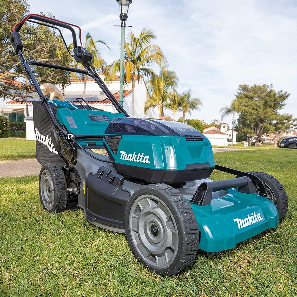 Makita DLM532Z Self-Propelled Lawnmower 36 V LXT (Solo) Cutting Width 53 cm